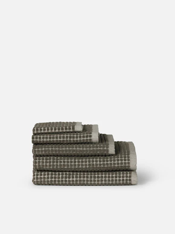 Nero Cotton Bath Towel | Ivy/Cream - Image 5