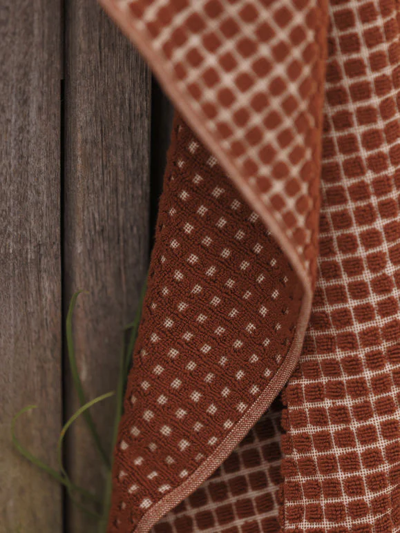 Nero Cotton Hand Towel | Paprika/Cream - Image 2